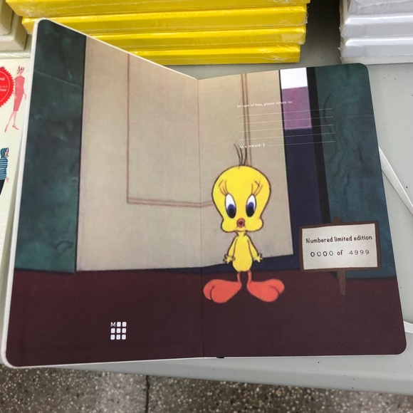 Looney Tunes LTD ED. Sketchbook & Drawing Pencils! - Picture 4 of 7